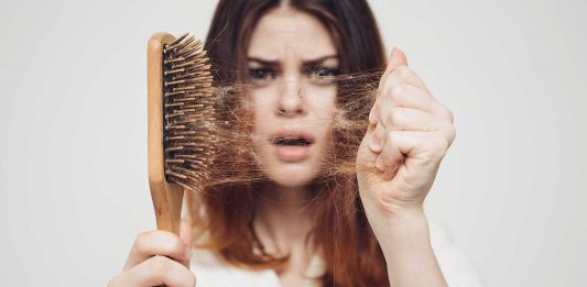 Cómo disminuir la caída del cabello tras el parto