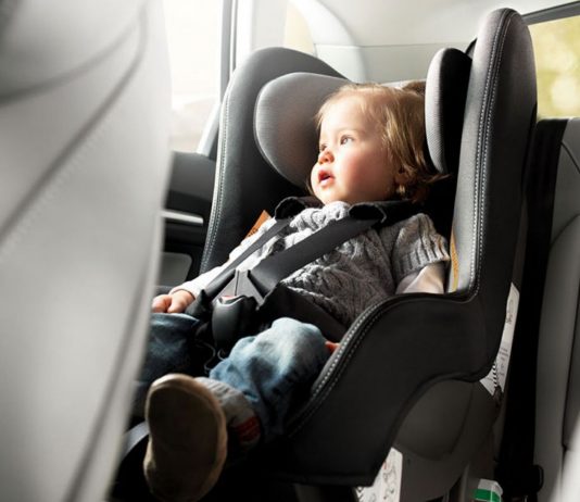 Consejos para viajar en coche con bebés