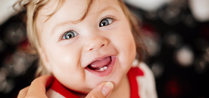 cepillar dientes de bebe