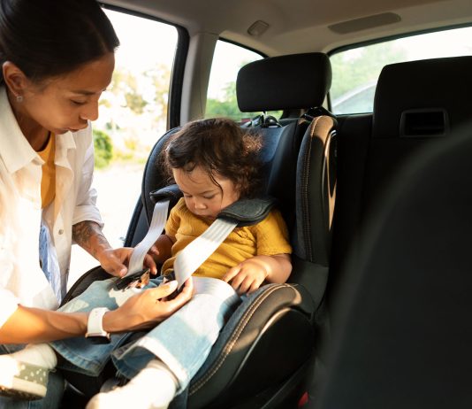 viajar con bebé en coche